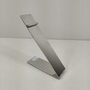 Sidabrinis batų stendas F1