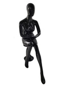 sedintis manekenas juodas -adevelo.lt